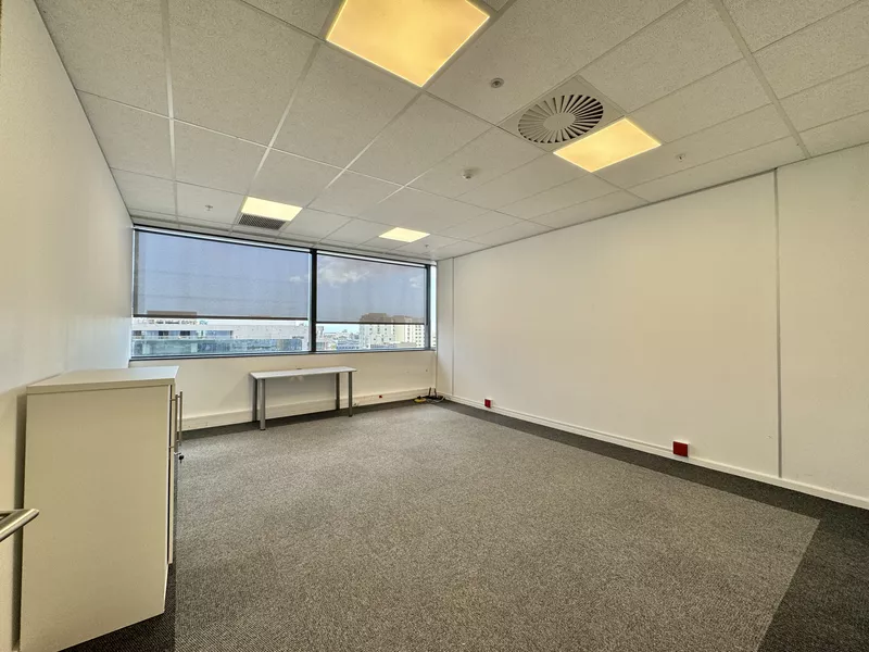 1 051 m² Office to let in Cape Town City Centre/CBD, 35 Lower Long Street (photo 13)