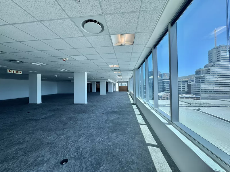 561 m² Office to let in Cape Town City Centre/CBD, Convention Towers (photo 23)