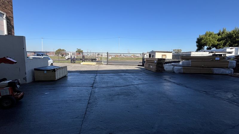 2 900 m² Industrial to let in Epping, 30 Gunners Circle (photo 2)