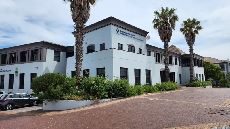 3 132 m² Office for sale in Waterford Place Office Park, 1 Boundary Road (photo 6)