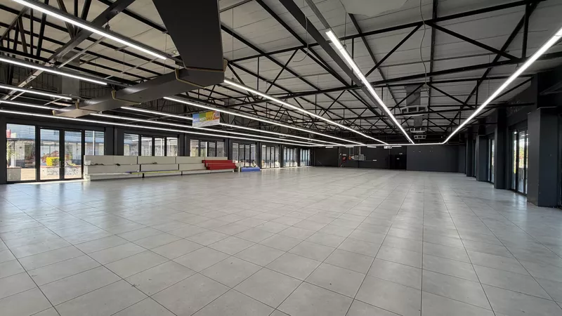 800 m² Retail property to let in Brackenfell, Brackenfell Shopping Centre (photo 17)
