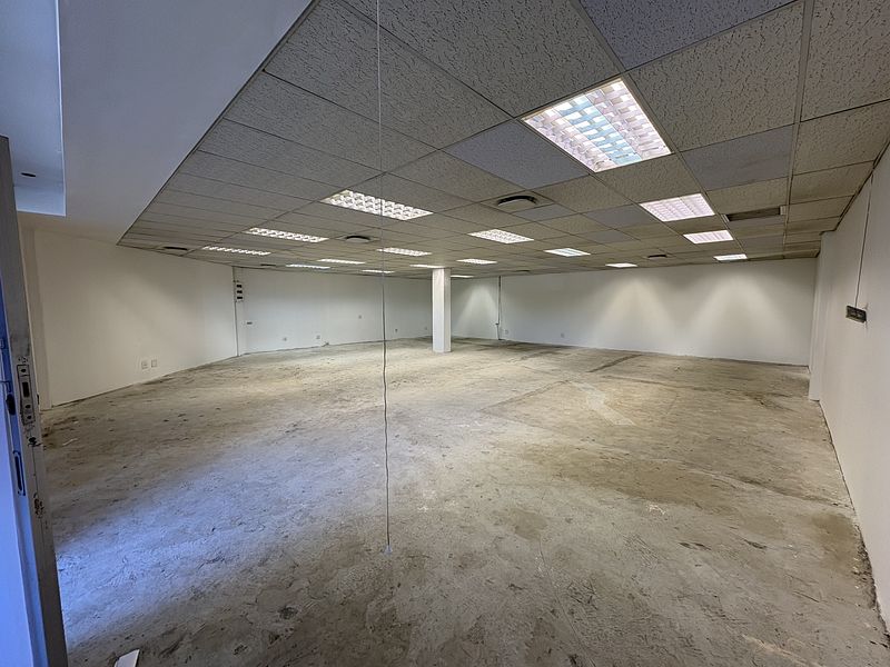 150 m² Retail property to let in Durbanville, Palm Grove (photo 14)
