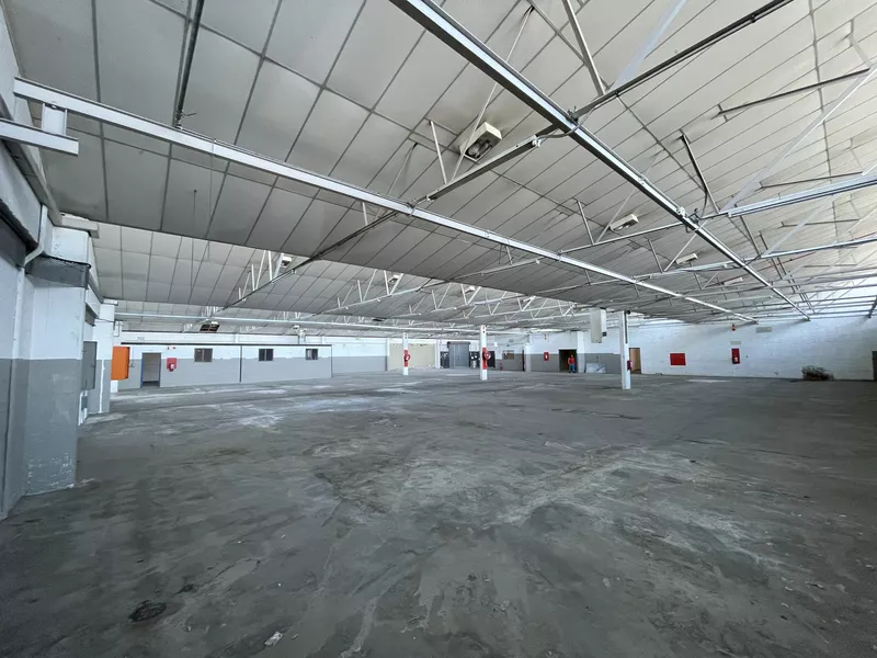 2 785 m² Industrial to let in Northern Suburbs, 68 Industria Ring Road (photo 1)