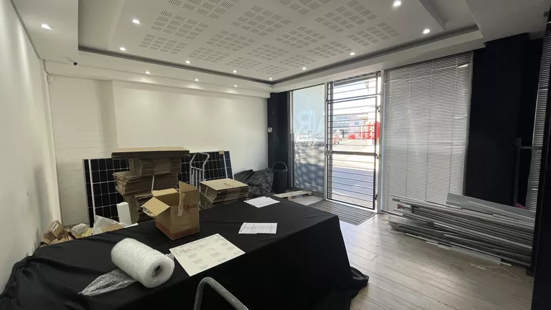 300 m² Retail Property to let in Brooklyn, Highway Park (photo 3)