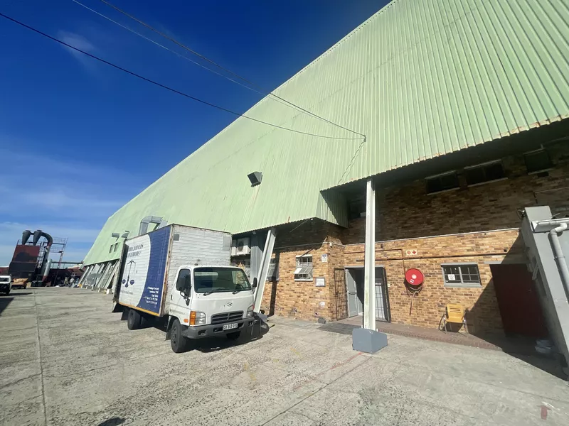 4 960 m² Industrial for sale in Athlone, 18 Induland Crescent (photo 4)