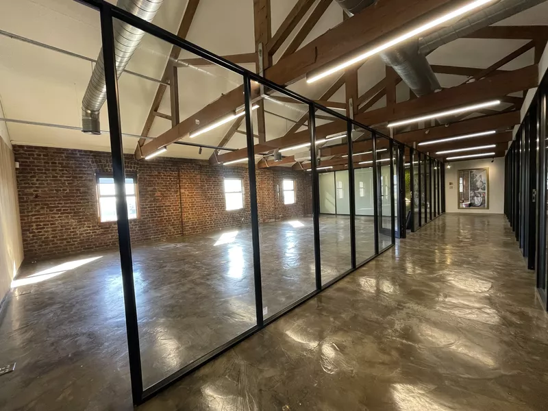 303 m² Office for sale in Foreshore, Castle Mews (photo 9)