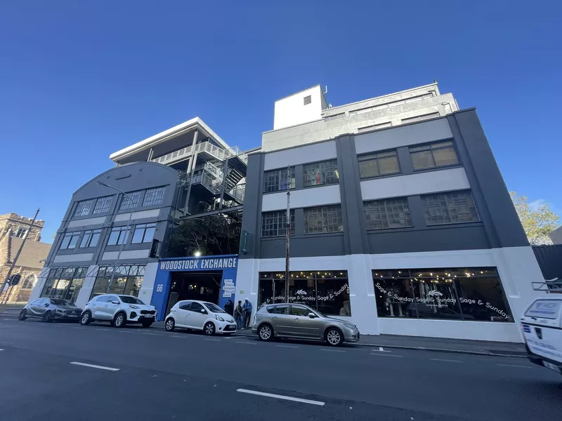 340 m² Office to let in Woodstock, Woodstock Exchange (photo 2)