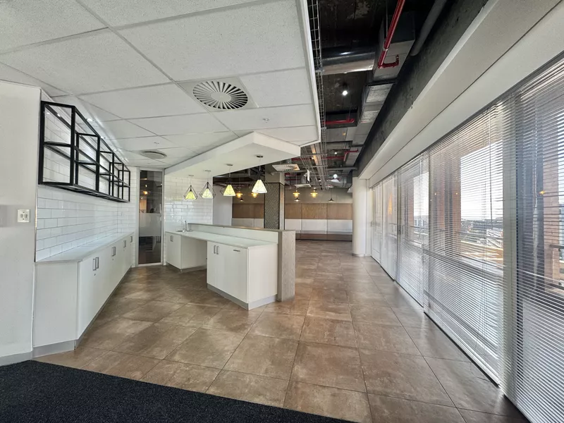 979 m² Office to let in Cape Town City Centre/CBD, The Terraces (photo 9)