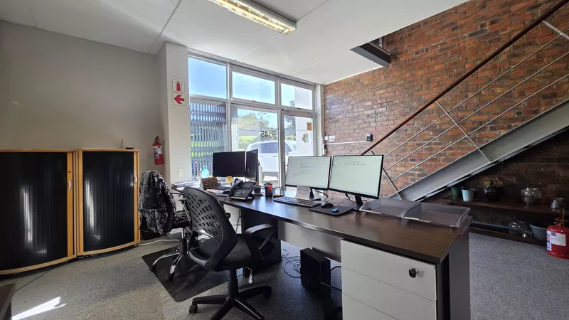 186 m² Office to let in Brooklyn, Northgate Business Park (photo 8)