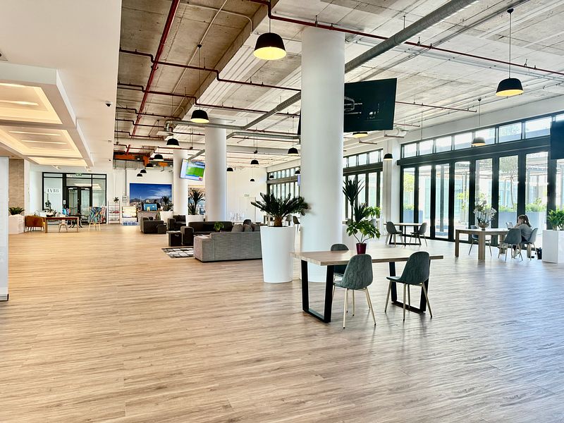 3 300 m² Office to let in Foreshore, Harbour Arch (photo 2)