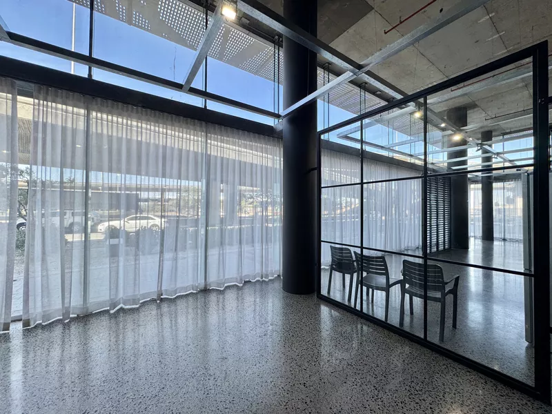 1 038 m² Retail property to let in Cape Town City Centre/CBD, The Halyard (photo 13)