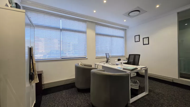 633 m² Office to let in Estuaries Office Estate, 2 Oxbow Crescent, The Estuaries (photo 24)