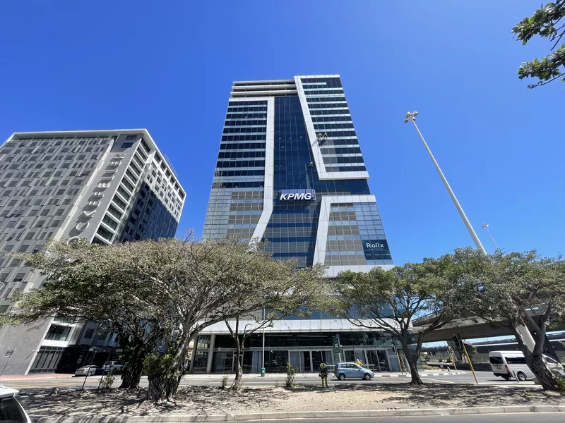719 m² Office to let in Cape Town City Centre/CBD, The Halyard (photo 1)