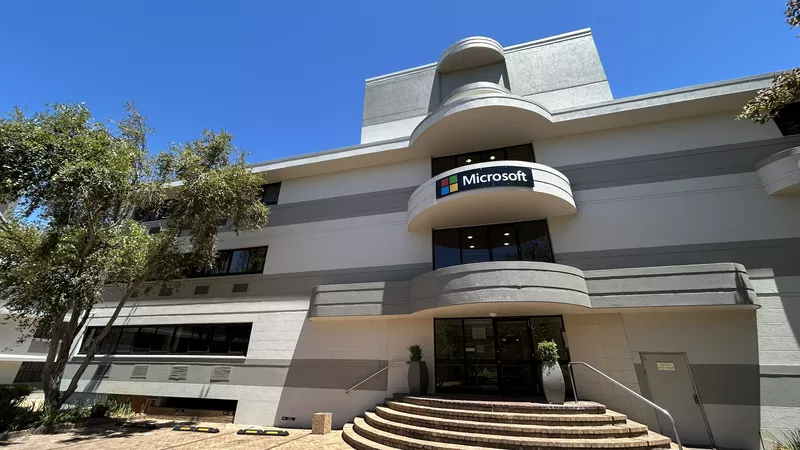 1 960 m² Office to let in Mowbray, Golf Park, GP3 (photo 2)