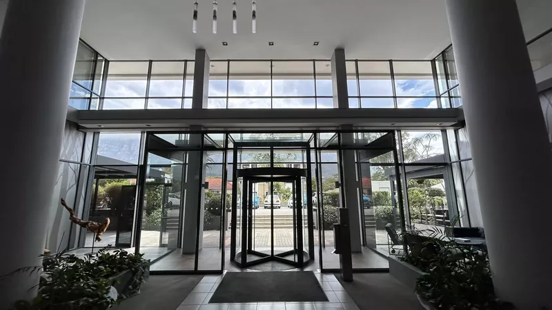 290 m² Office to let in Claremont, Intaba Building (photo 4)