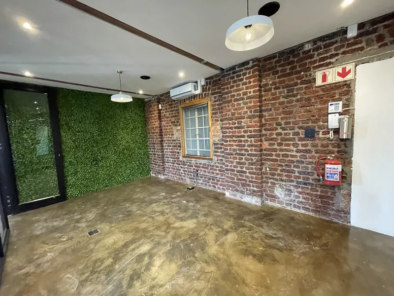303 m² Office for sale in Foreshore, Castle Mews (photo 13)