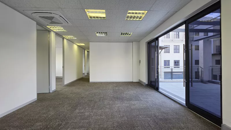 222 m² Office to let in Century Square, Knowledge Park 3 (photo 38)