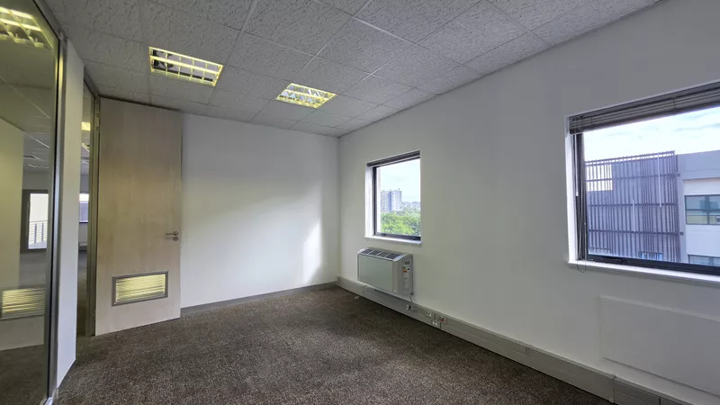 222 m² Office to let in Century Square, Knowledge Park 3 (photo 29)