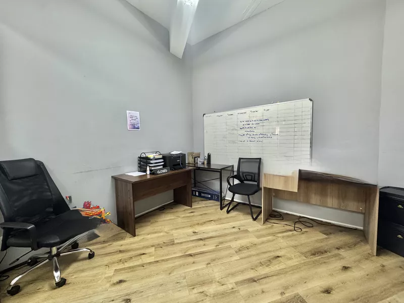 265 m² Office to let in Cape Town City Centre/CBD, 4 Loop Street (photo 6)