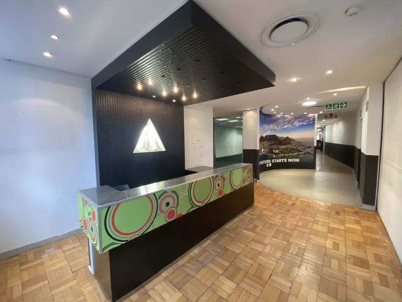 657 m² Office to let in Cape Town City Centre/CBD, The Bergstan (photo 5)