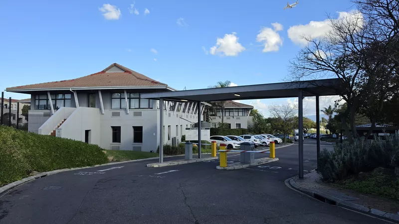 224 m² Office to let in Parow, De Tijger Business Park Building 2 (photo 7)