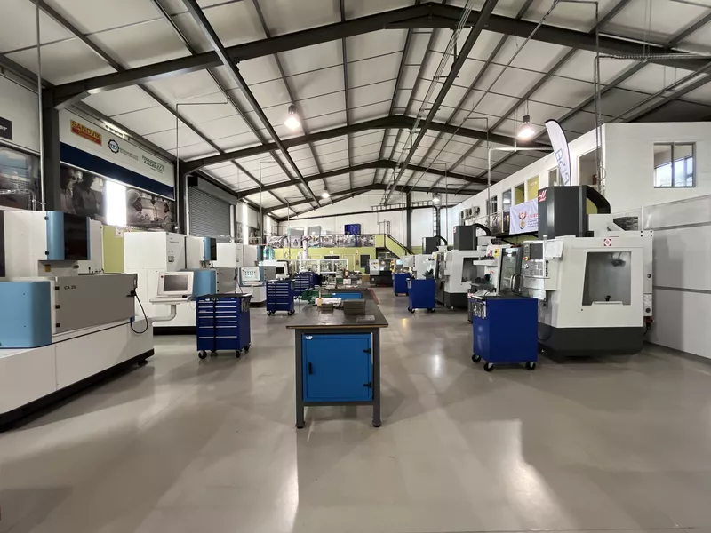 888 m² Industrial to let in Beaconvale, Connaught Park (photo 7)