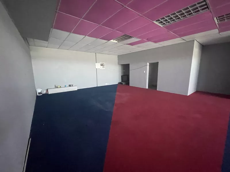 1 000 m² Industrial for sale in Ottery, Furnicraft (photo 6)