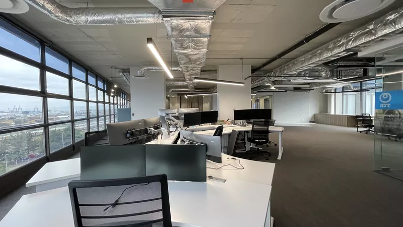 704 m² Office to let in Woodstock, The District (photo 14)