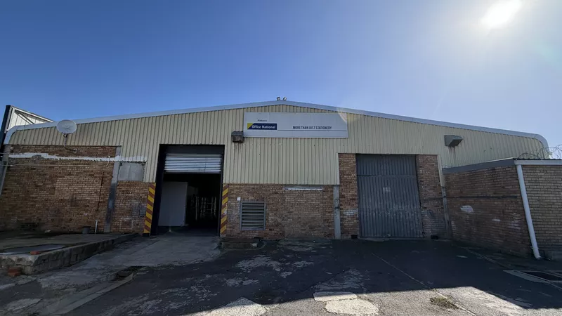 1 100 m² Retail property to let in Brackenfell, Brackenfell Shopping Centre (photo 18)