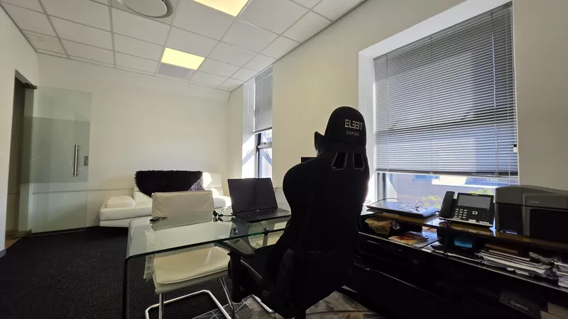 180 m² Office for sale in Century City, Bridgewater One - Studios (Block B) (photo 47)