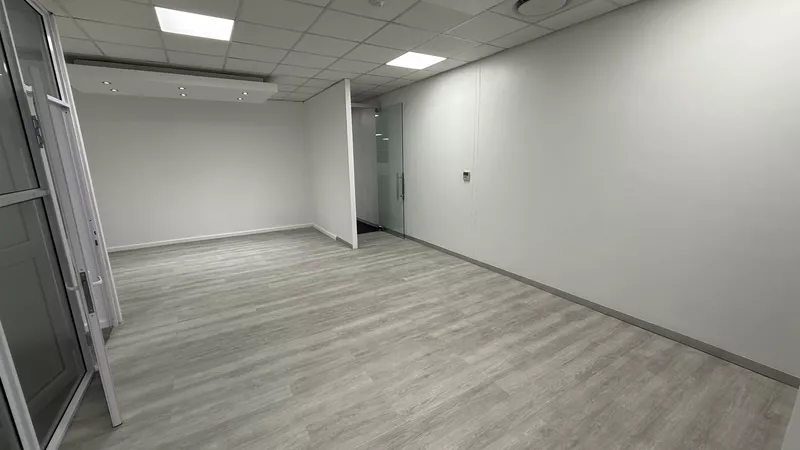 472 m² Office to let in Claremont, 200 On Main (photo 8)