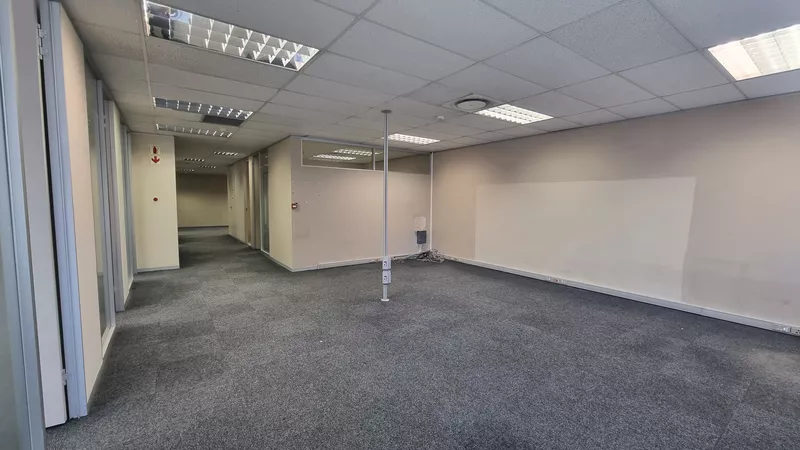 238 m² Office to let in Cape Town City Centre/CBD, 2 Long (photo 6)