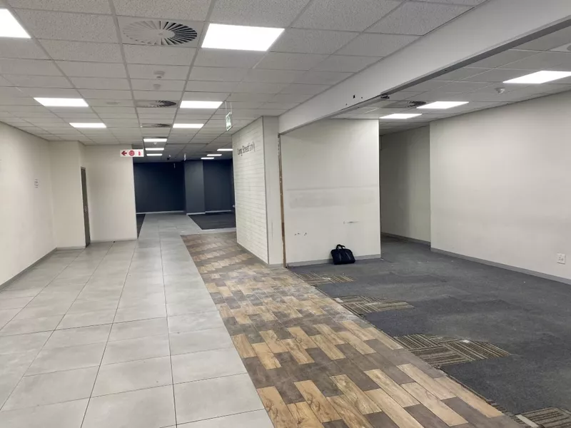 506 m² Retail property for sale in Cape Town City Centre/CBD, 67 Long Street (photo 10)