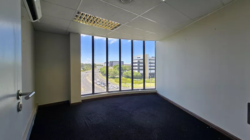 632 m² Office to let in Tyger Waterfront, Avanti South Block (photo 25)