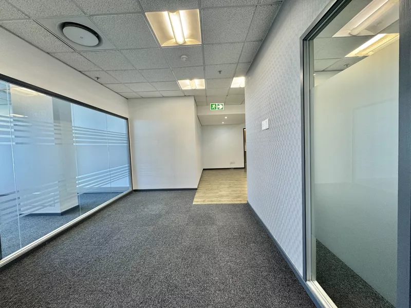 231 m² Office to let in Cape Town City Centre/CBD, Convention Towers (photo 15)