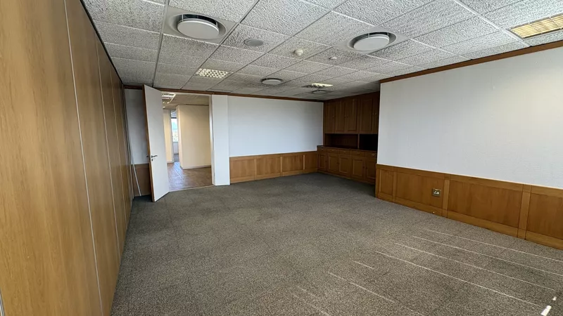 553 m² Office to let in Paarl, 1 Breda Street (photo 42)