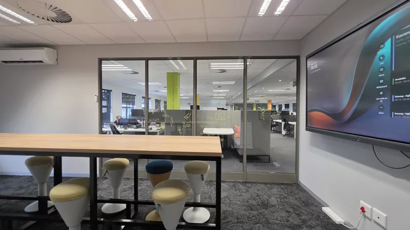 814 m² Office to let in Century City, 5 on Century City Drive (West) (photo 34)