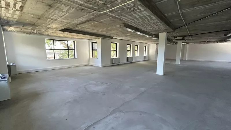 305 m² Office to let in Mowbray, River Park (photo 13)