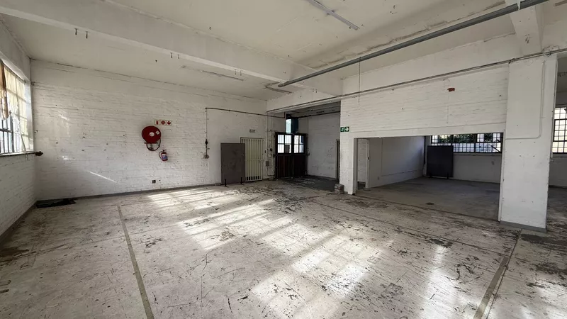 860 m² Office to let in Salt River, 39 Salt River Road (photo 14)