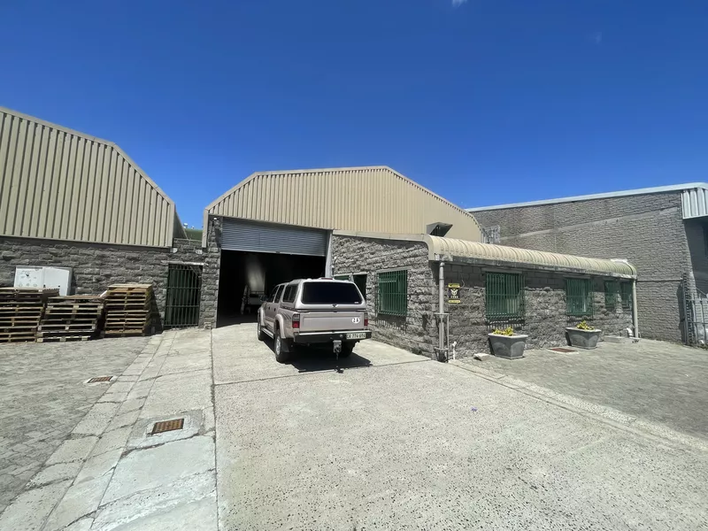 595 m² Industrial to let in Ottery, 20 Ferndale Drive (photo 1)