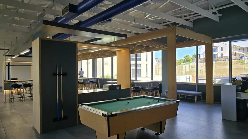 940 m² Office to let in Klein D'Aria Estate, Klein D'Aria Office Estate - Block A (North) (photo 50)
