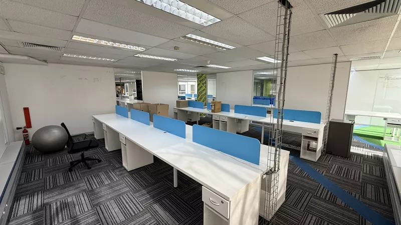 653 m² Office to let in Claremont, Sunclare (photo 17)
