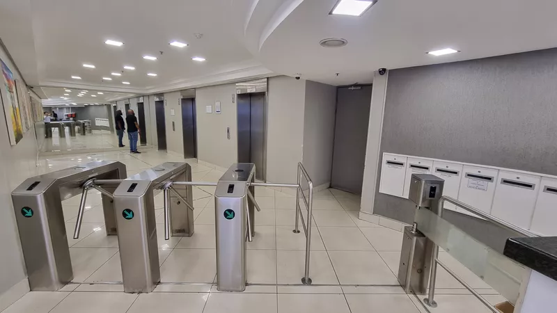 4 380 m² Office to let in Cape Town City Centre/CBD, Union Castle (photo 6)