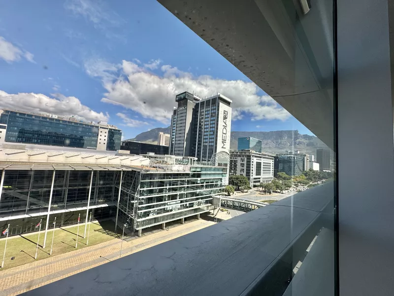 231 m² Office to let in Cape Town City Centre/CBD, Convention Towers (photo 22)