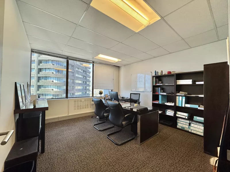 542 m² Office to let in Cape Town City Centre/CBD, 2 Long Street (photo 8)