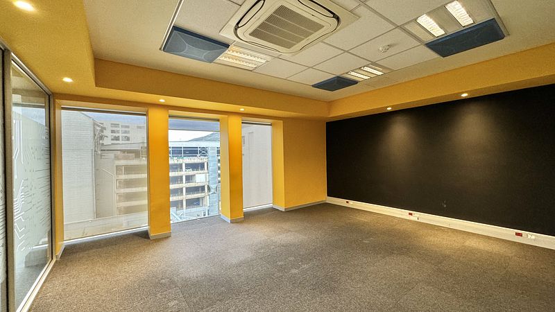 390 m² Office to let in Cape Town City Centre/CBD, Thomas Pattullo (photo 8)