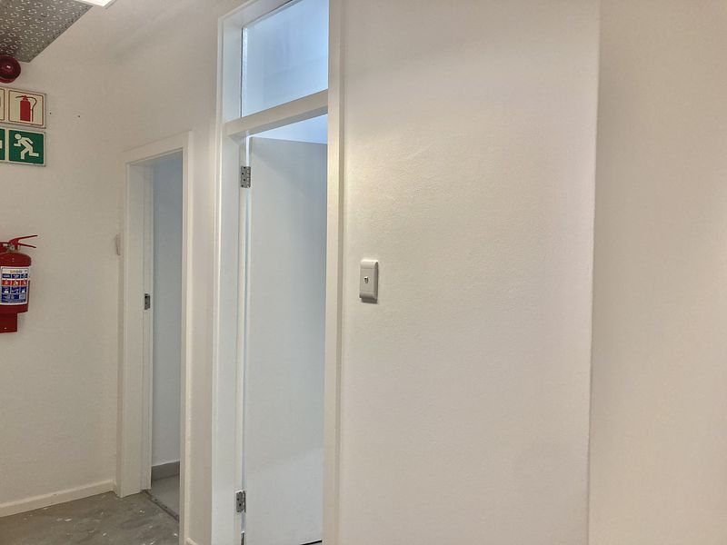 372 m² Office to let in Cape Town City Centre/CBD, 33 Waterkant Street (photo 19)