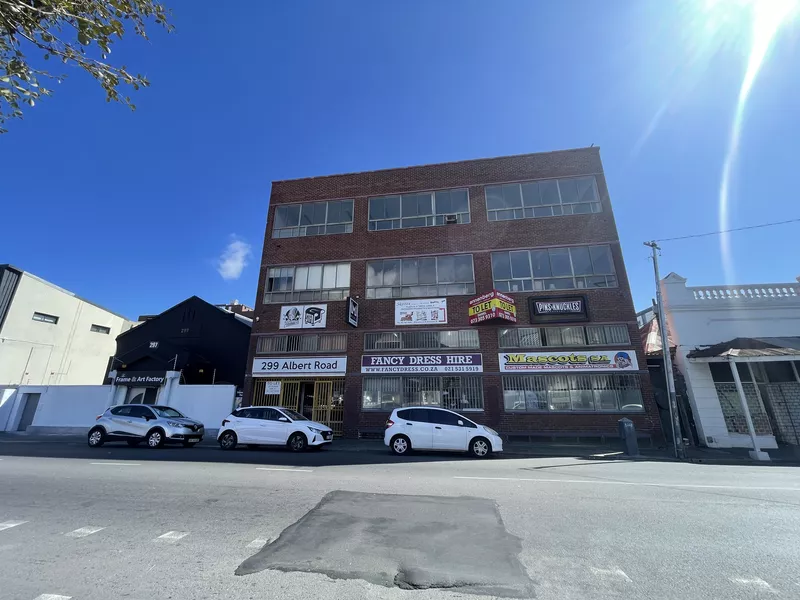 500 m² Office to let in Woodstock, 299 Albert Road (photo 1)