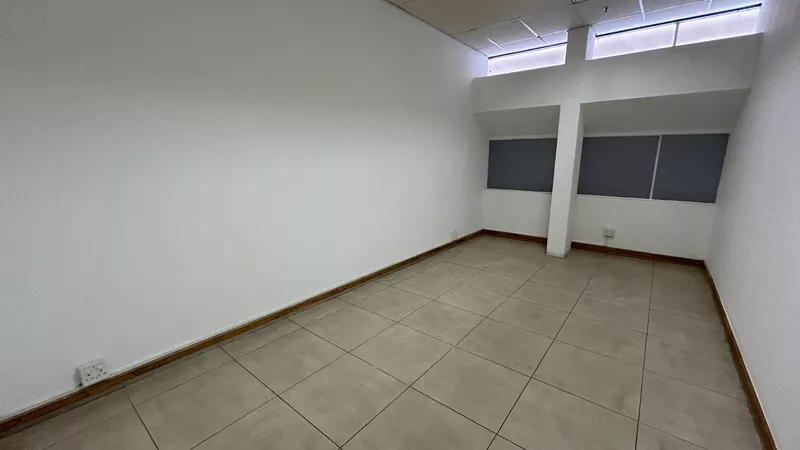 401 m² Office to let in Claremont, Marshall House (photo 10)