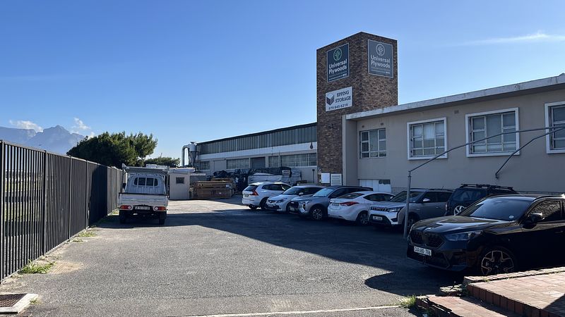 2 900 m² Industrial to let in Epping, 30 Gunners Circle (photo 1)